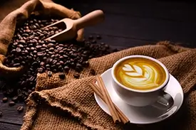 Cr&eacute;dence de cuisine avec grains de caf&eacute;