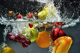Cr&eacute;dence de cuisine avec &eacute;claboussures d&rsquo;eau